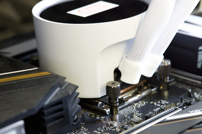 NZXT Kraken Elite 240 RGB Schraubenmontage NZXT Kraken Elite 240 RGB Schraubenmontage
