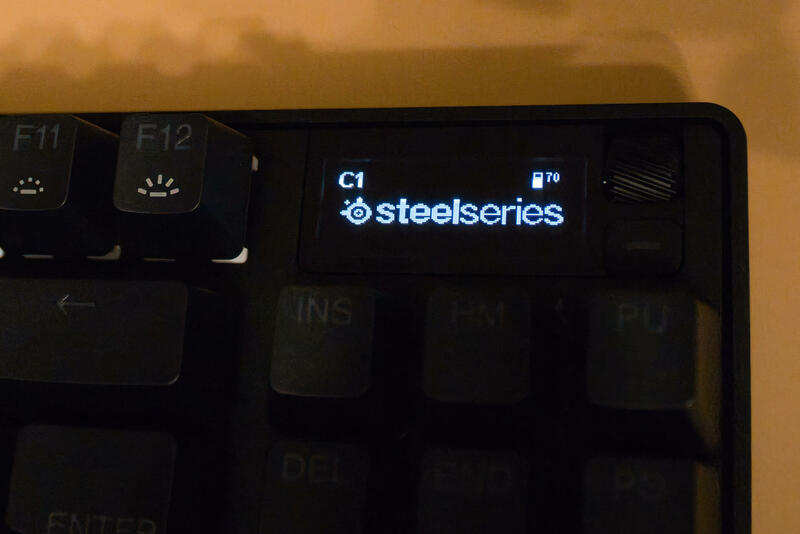 SteelSeries Apex Pro TKL Wireless OLED Display unbeleuchtet SteelSeries Apex Pro TKL Wireless OLED Display unbeleuchtet