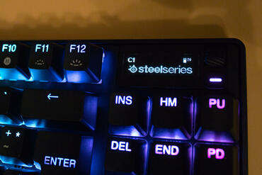 SteelSeries Apex Pro TKL Wireless OLED Display 