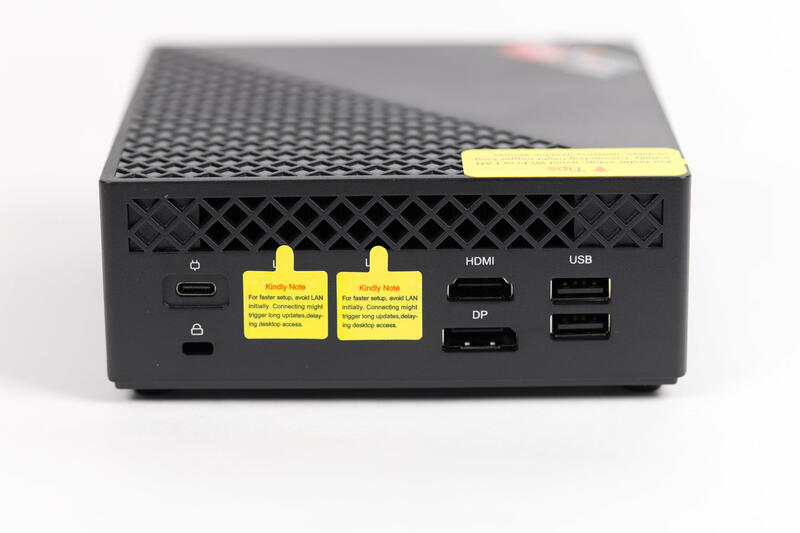 Nipogi AM06 Pro Mini PC Anschlüsse auf Rückseite Nipogi AM06 Pro Mini PC Anschlüsse auf Rückseite