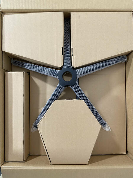 noblechairs DAWN 001 Verpackung noblechairs DAWN 001 Verpackung