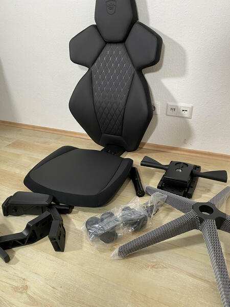 noblechairs DAWN 004 Inhalt 03 noblechairs DAWN 004 Inhalt 03