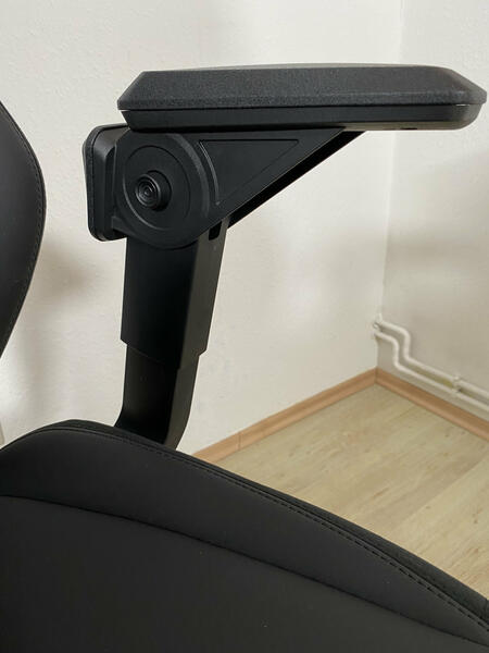 noblechairs DAWN 016 Funktionen Armstütze 02 noblechairs DAWN 016 Funktionen Armstütze 02