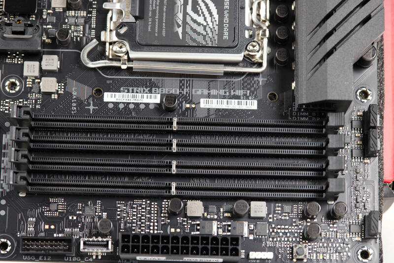 ASUS ROG STRIX B860 F Gaming WIFI DDR5 Slots