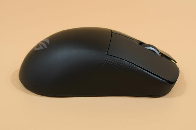 ROG Harpe ACE MINI Maus Seitenansicht rechts ROG Harpe ACE MINI Maus Seitenansicht rechts