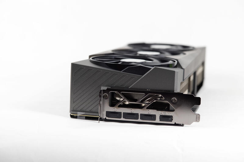 MSI GeForce RTX 5090 32G Gaming Trio OC Anschlüsse MSI GeForce RTX 5090 32G Gaming Trio OC Anschlüsse