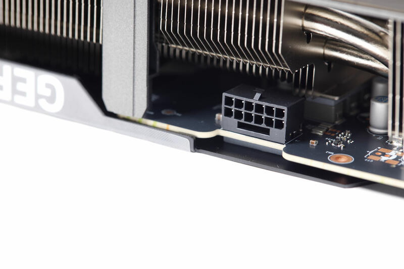 MSI GeForce RTX 5090 32G Gaming Trio OC 12VHPW Anschluss MSI GeForce RTX 5090 32G Gaming Trio OC 12VHPW Anschluss