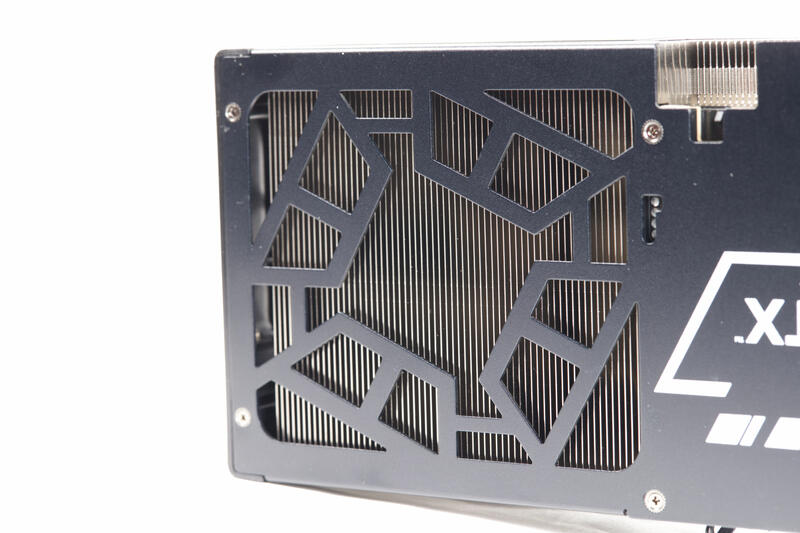 KFA2 GeForce RTX 5080 1Click OC Aussparung für Kühlung KFA2 GeForce RTX 5080 1Click OC Aussparung für Kühlung