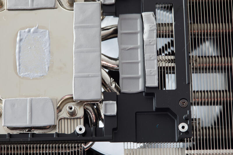 KFA2 GeForce RTX 5080 1Click OC Kühler Wärmeleitpads KFA2 GeForce RTX 5080 1Click OC Kühler Wärmeleitpads
