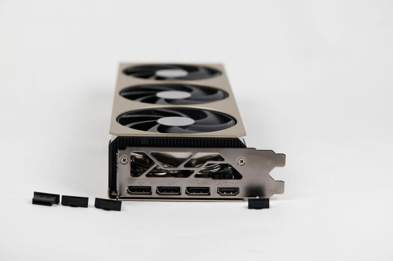 MSI GeForce RTX 5070 12G INSPIRE 3X Anschlüsse MSI GeForce RTX 5070 12G INSPIRE 3X Anschlüsse