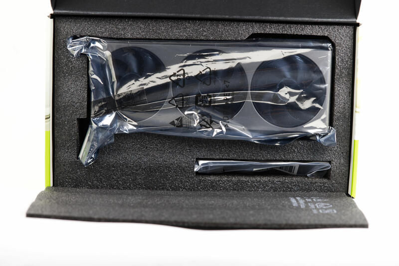 MSI GeForce RTX 5070 12G INSPIRE 3X Lieferumfang MSI GeForce RTX 5070 12G INSPIRE 3X Lieferumfang