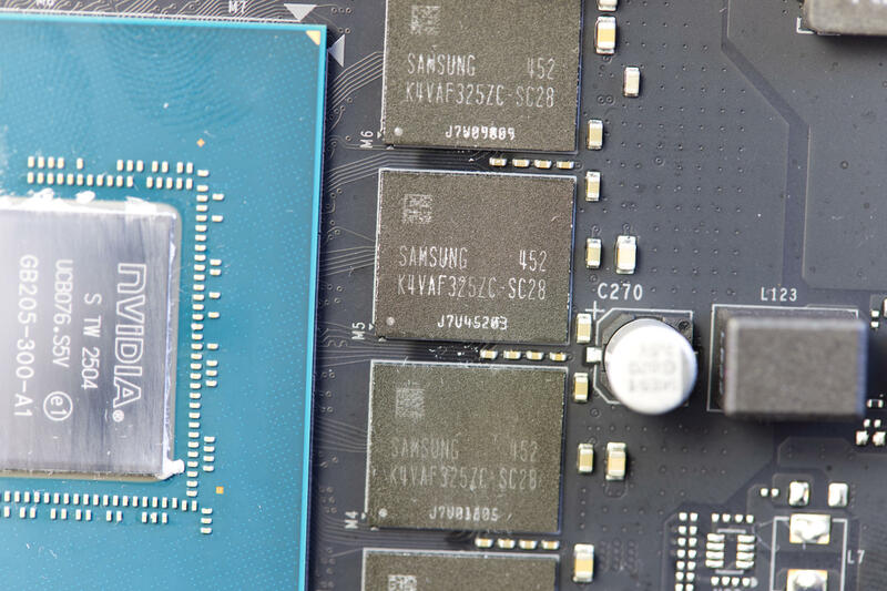 KFA2 GeForce RTX 5070 1Click OC Samsung GDDR7 K4VAF325ZC SC28