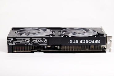 KFA2 GeForce RTX 5070 1Click OC Seite 1