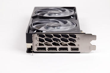 KFA2 GeForce RTX 5070 1Click OC Anschlüsse