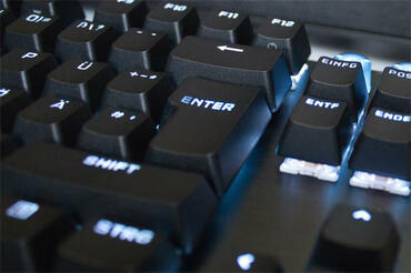 Corsair K70 RGB TKL Entertaste Detail 