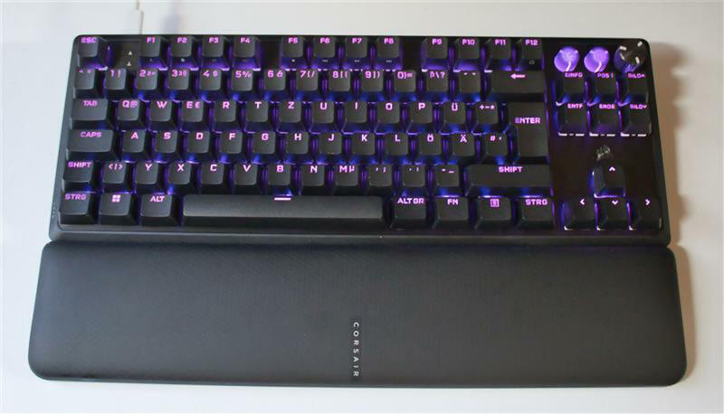 Corsair K70 RGB TKL Beleuchtet Lila Corsair K70 RGB TKL Beleuchtet Lila