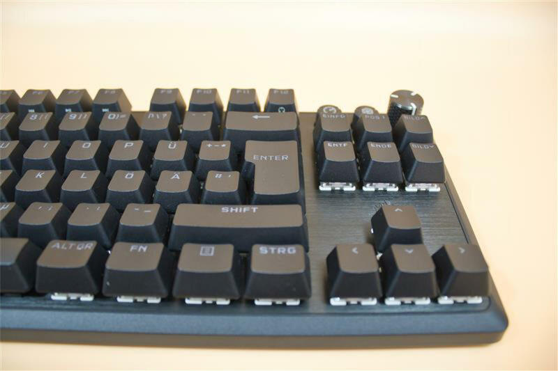 Corsair K70 RGB TKL Detail 1 Drehregler rechte seite Corsair K70 RGB TKL Detail 1 Drehregler rechte seite
