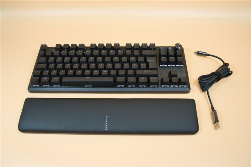 Corsair K70 RGB TKL Lieferumfang Corsair K70 RGB TKL Lieferumfang