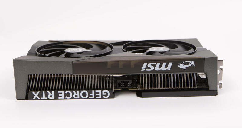 SMSI GeForce RTX 5060 Ti Gaming OC Seitenansicht SMSI GeForce RTX 5060 Ti Gaming OC Seitenansicht