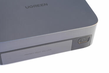 Ugreen DXP480T Plus PowerButton