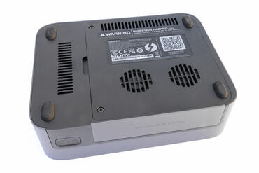 Ugreen DXP480T Plus Ansicht unten
