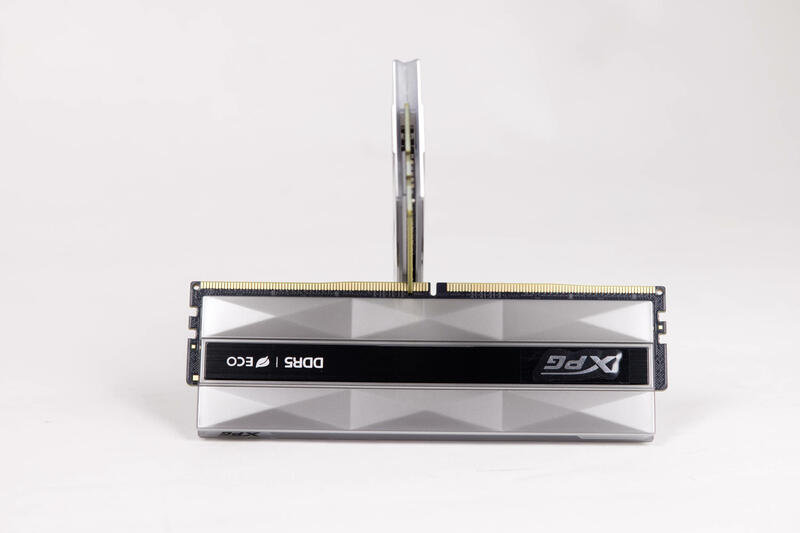 XPG Lancer NEON RGB 32GB RAM Design