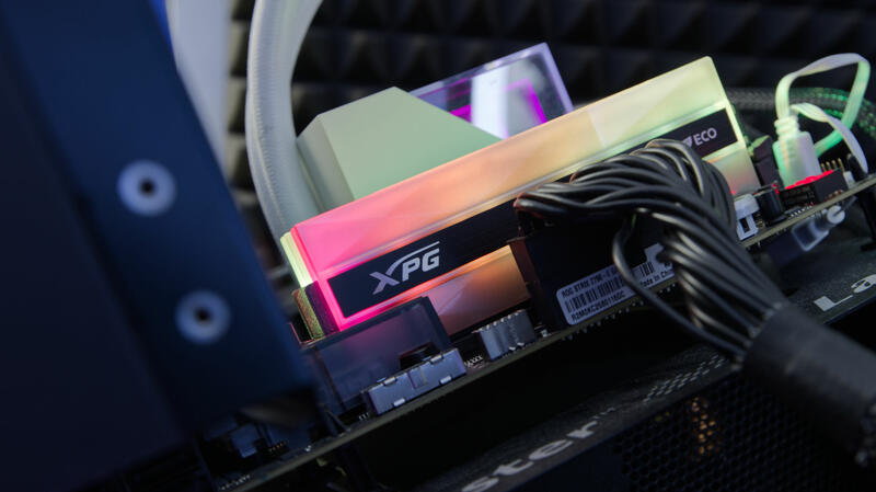XPG Lancer NEON RGB 32GB ARGB Beleuchtung 2