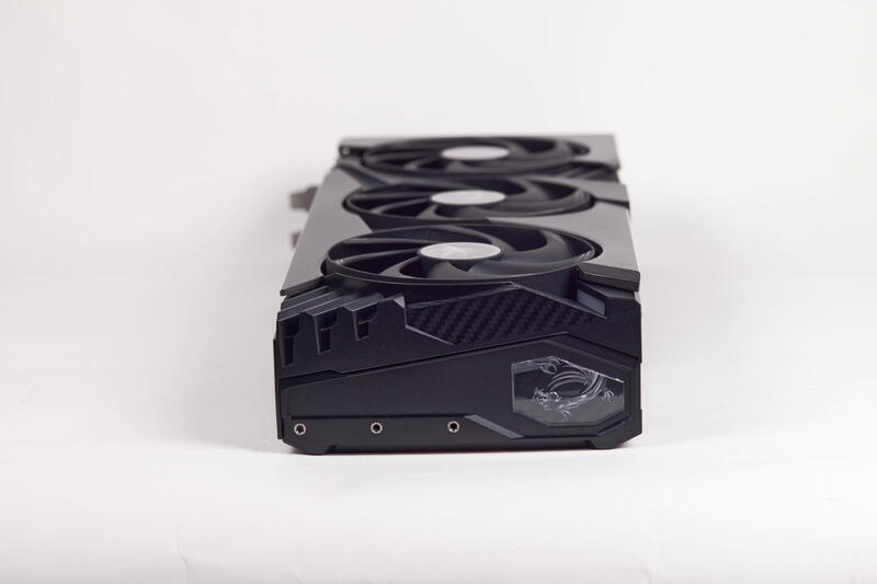 MSI GeForce RTX 5070 Ti Vanguard Seitenansicht 2