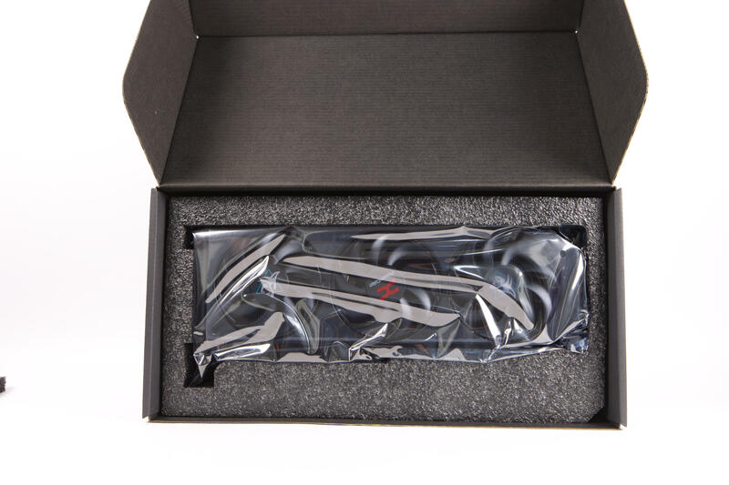 PowerColor Radeon RX 9060 XT Hellhound Verpackung innen PowerColor Radeon RX 9060 XT Hellhound Verpackung innen