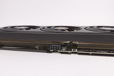 PowerColor Radeon RX 9060 XT Hellhound 8 pin PCIe Stromstecker