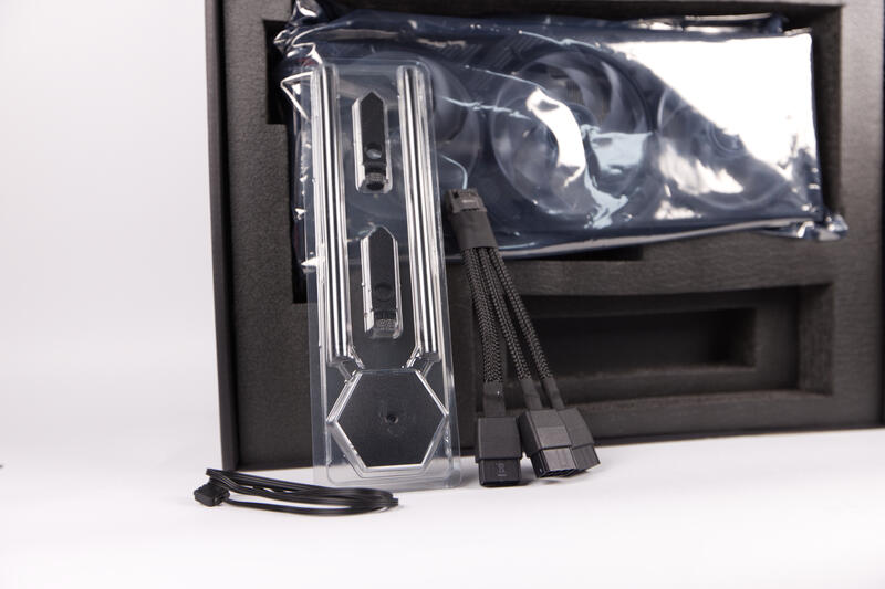 KFA2 GeForce RTX 5070 Ti Lieferumfang KFA2 GeForce RTX 5070 Ti Lieferumfang