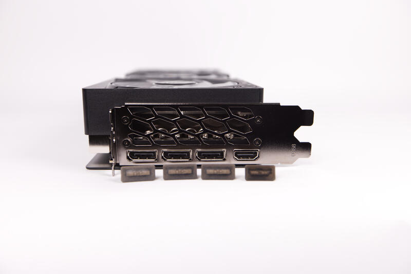 KFA2 GeForce RTX 5070 Ti DisplayPort und HDMI Ports KFA2 GeForce RTX 5070 Ti DisplayPort und HDMI Ports