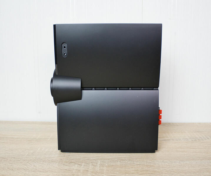 EDIFIER CX7 2.1 Soundsystem Steuereinheit Seitenansicht EDIFIER CX7 2.1 Soundsystem Steuereinheit Seitenansicht