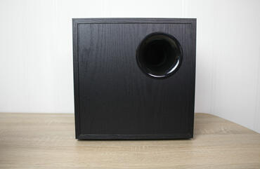 EDIFIER CX7 2.1 Soundsystem Subwoofer Bassreflexrohr