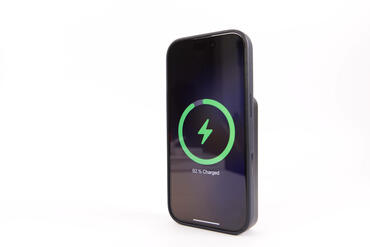 Kuxiu S2 Solid State Powerbank Aufladen