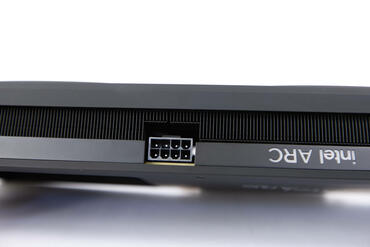 Intel Arc B580 8pin PCIe Stromstecker