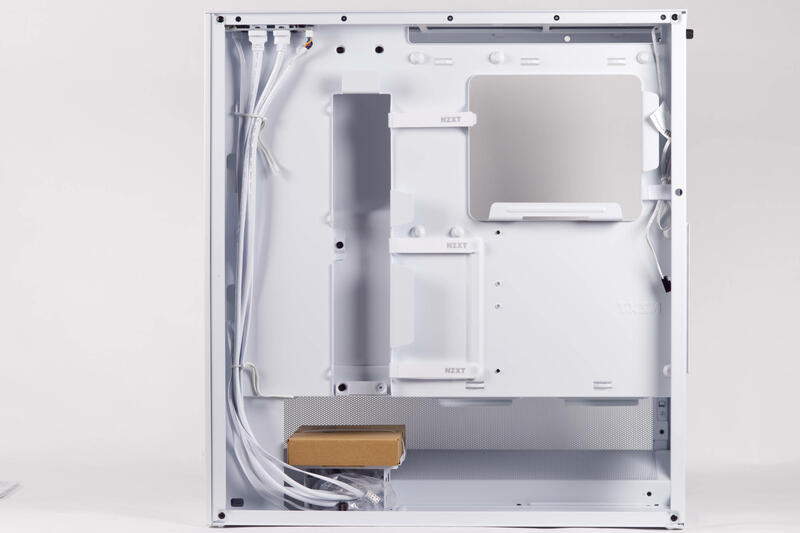 NZXT H5 Flow RGB Rückseite innen NZXT H5 Flow RGB Rückseite innen