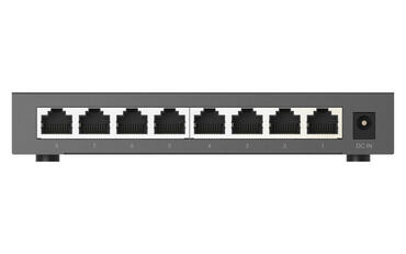 QNAP QSW 1108 8T R2 Rückseite