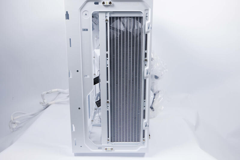 Corsair FRAME 4000 RS ARGB Radiator im Top Panel Corsair FRAME 4000 RS ARGB Radiator im Top Panel