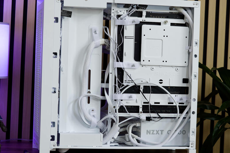 Corsair FRAME 4000 RS ARGB Kabelmanagment Optionen Corsair FRAME 4000 RS ARGB Kabelmanagment Optionen