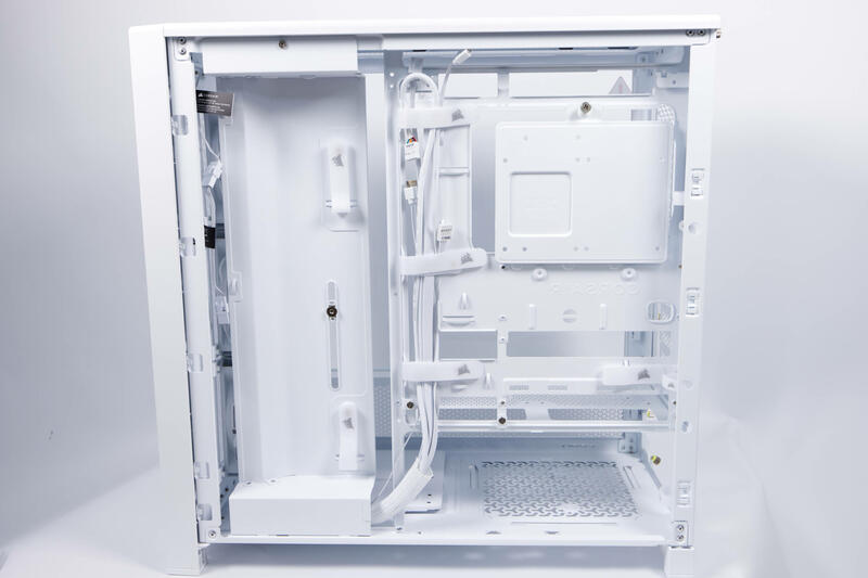 Corsair FRAME 4000 RS ARGB Mainboard Tray mit Kabelführung Corsair FRAME 4000 RS ARGB Mainboard Tray mit Kabelführung
