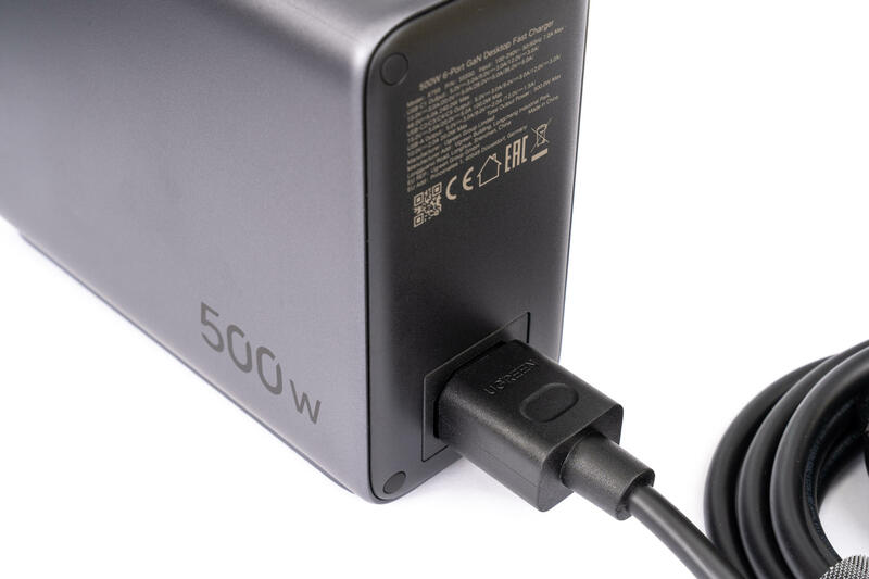 UGREEN Nexode 500W Stromanschluss