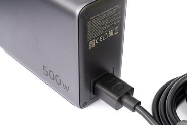 UGREEN Nexode 500W Stromanschluss