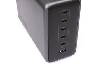 UGREEN Nexode 500W Ports 2