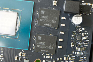 KFA2 GeForce RTX 5060 EX Samsung K4VAF325ZC SC28