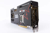 Sapphire Radeon RX 9070 Pulse Seitenansicht