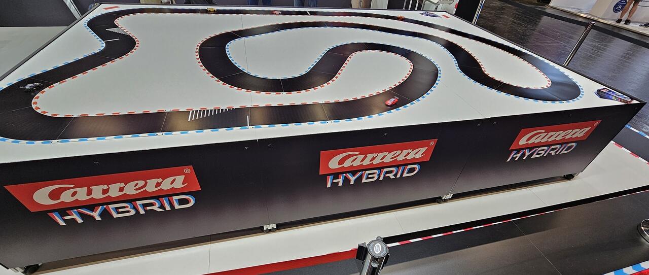 Carrera Hybrid  Bild © PCMasters.de