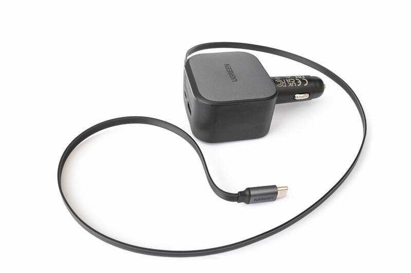 UGREEN Nexode 145W KFZ Ladegerät Kabel ausgefahren UGREEN Nexode 145W KFZ Ladegerät Kabel ausgefahren
