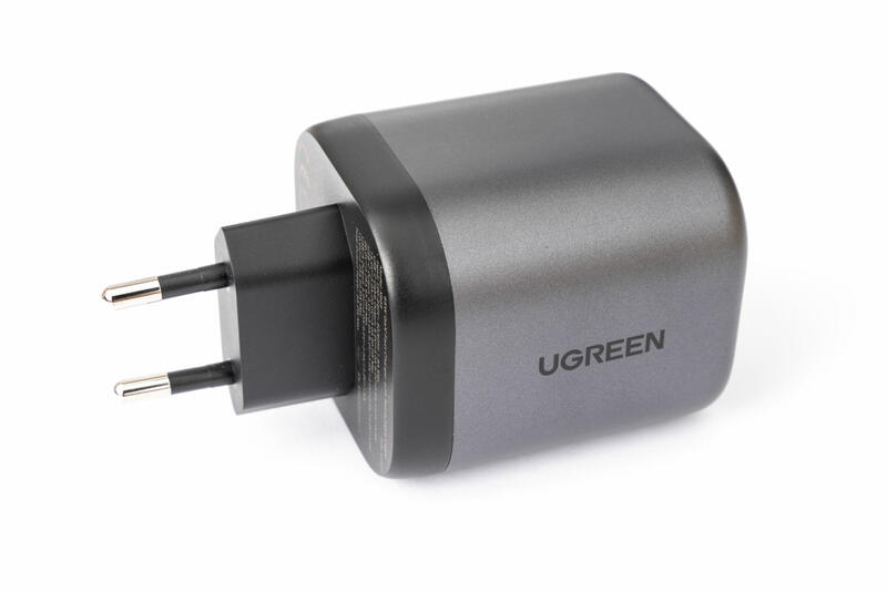 UGREEN Nexode 65W Ladegerät Vorderseite UGREEN Nexode 65W Ladegerät Vorderseite