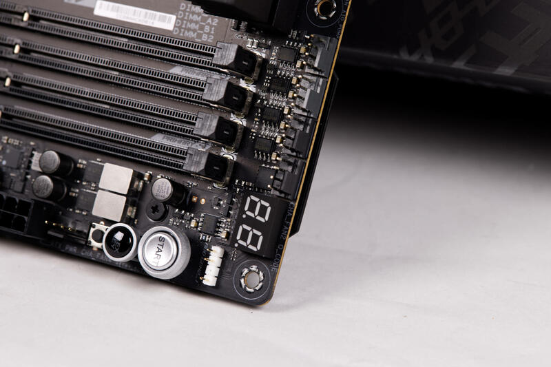 ASUS ROG Crosshair X870E HERO 80 POST LEDs